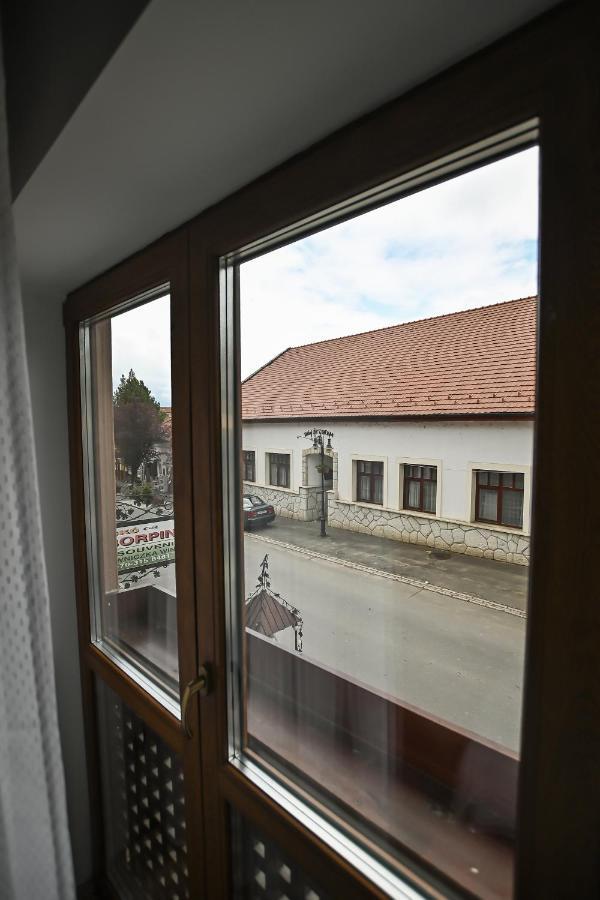 Vasko Panzio Borpince Bed & Breakfast Tokaj Dış mekan fotoğraf