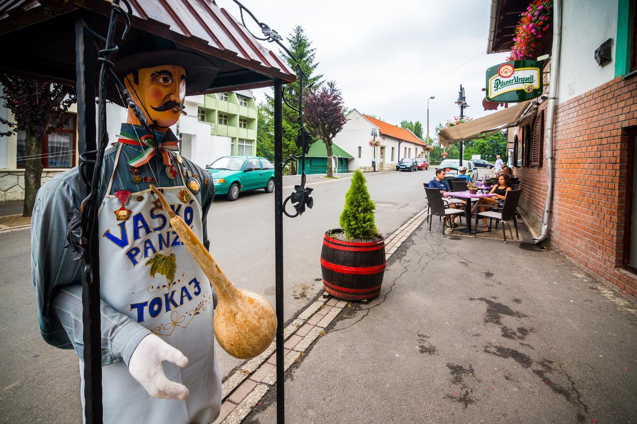 Vasko Panzio Borpince Bed & Breakfast Tokaj Dış mekan fotoğraf